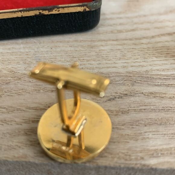 Vintage Equestrian Style Horse & Rider Gold Tone, Red, White & Black Cuff Links - Picture 6 of 16